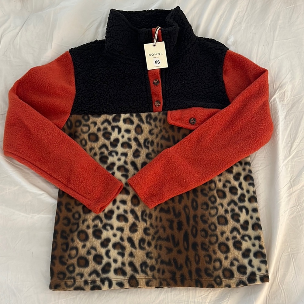 Donni leopard fleece . Brand new never been worn . Size X small